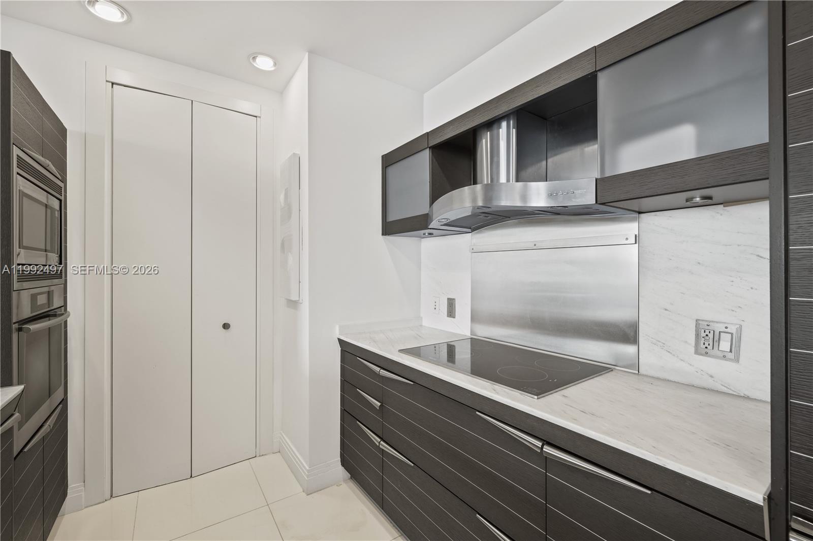 Building Photo - 200 Biscayne Boulevard Way