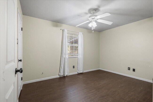 Building Photo - 914 Joel Dr