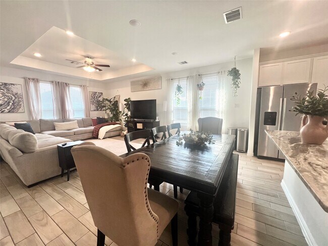 Building Photo - 31311 Horseshoe Meadow Bend Ln