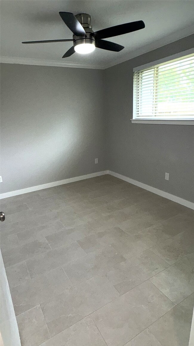 Building Photo - 212 Stratmore Dr