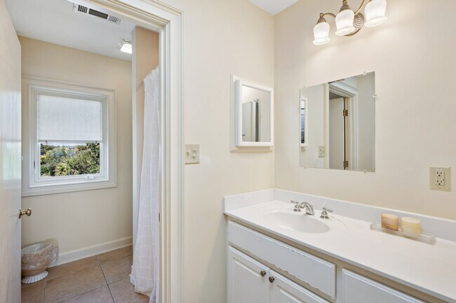 Building Photo - 409 Debordieu Blvd