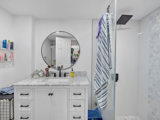 Building Photo - 9001 SW 94th St