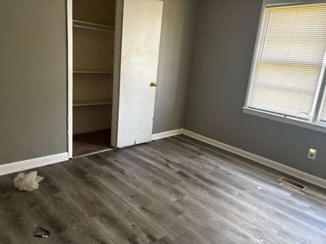 Building Photo - 6521 Cissna Dr