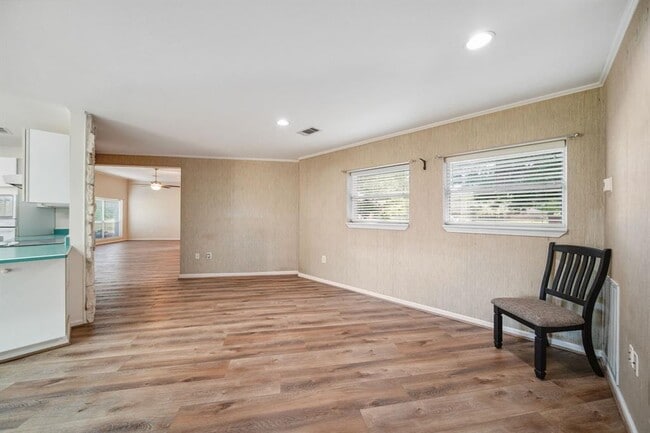 Building Photo - 15502 Kitty Hawk Dr