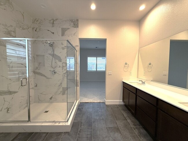 Building Photo - Beautiful single story Toll Brothers Home ...