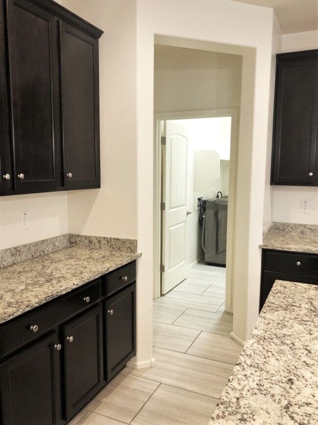 Building Photo - Coming Soon! Stunning 3 bed, 2 bath locate...