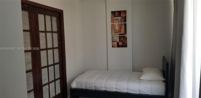 Building Photo - 5401 Collins Ave