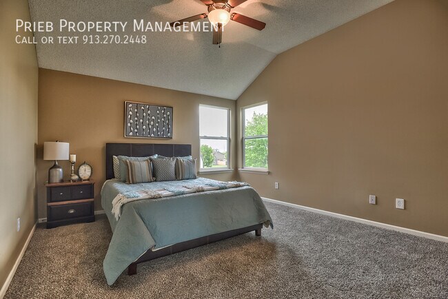 Building Photo - 524 N Walnut St