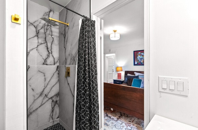 Building Photo - 9101 La Salle Ave