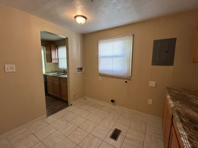 Building Photo - 144 McCraw Dr