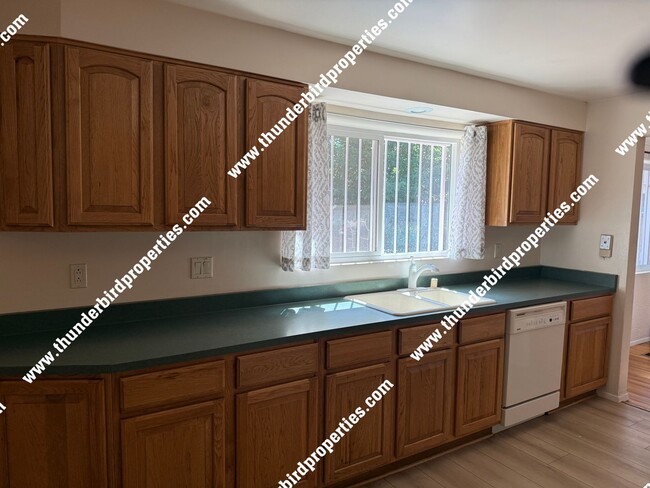 Building Photo - Desired NE location near Sandia High School and Uptown - MOVE IN SPECIAL $250.00 off first months...