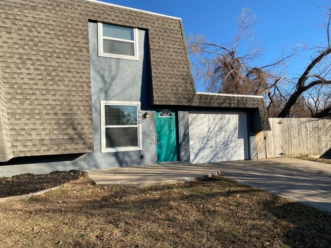 Building Photo - 2 Bedroom Duplex near lake Overholser