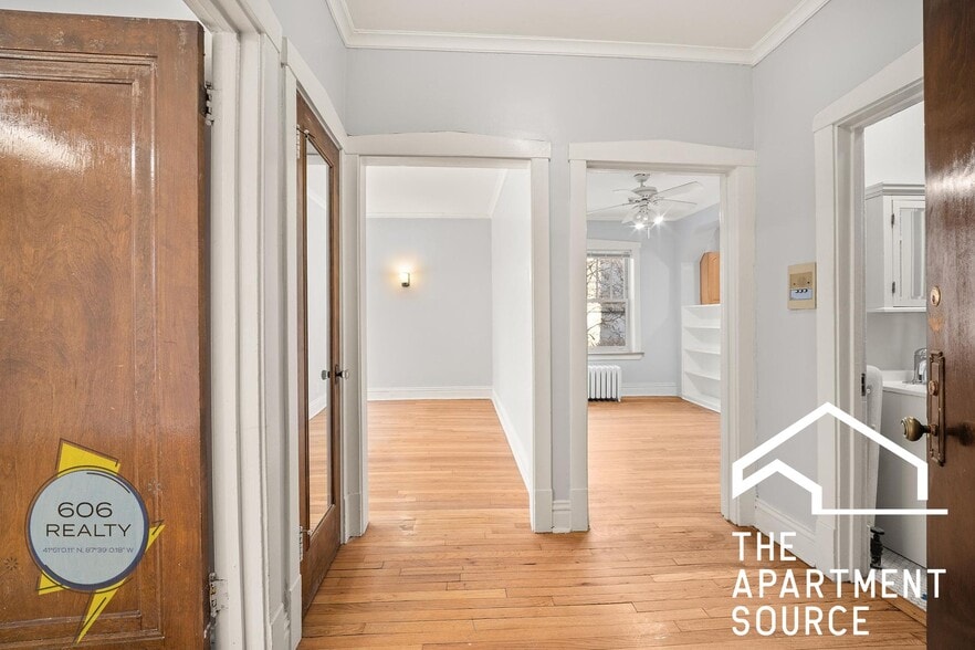 Building Photo - 822 W Wrightwood Ave