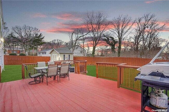 Building Photo - 47 Manhasset Ave