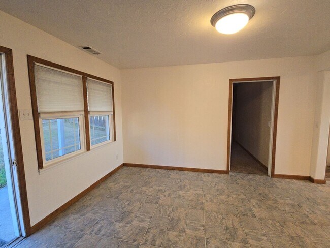 Building Photo - 1316 Rohnerville Rd