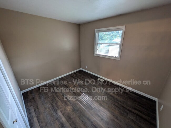 Building Photo - 306 Parkview Dr