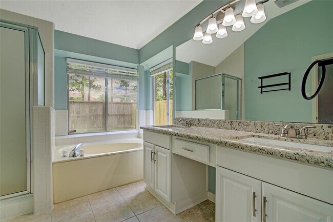 Building Photo - 16322 Chimneystone Dr