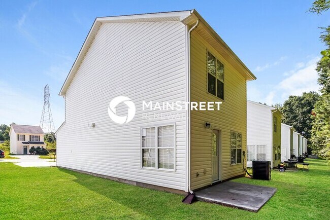 Building Photo - 3 Bedroom Pet-Friendly Home in Raleigh, NC with Main Street Renewal