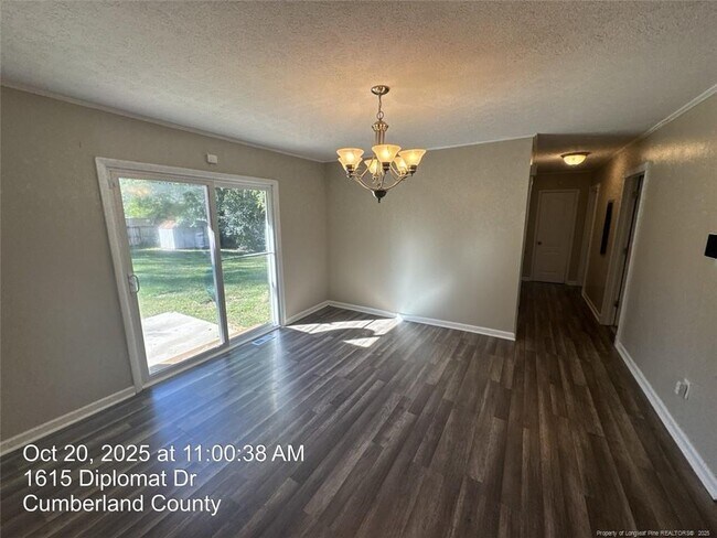 Building Photo - 1615 Diplomat Dr