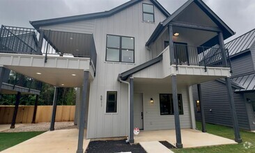 Building Photo - 5911 Coventry Ln