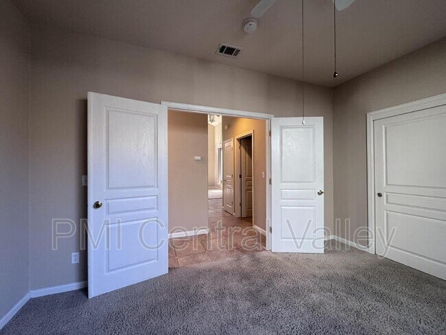 Building Photo - 2044 London Ave