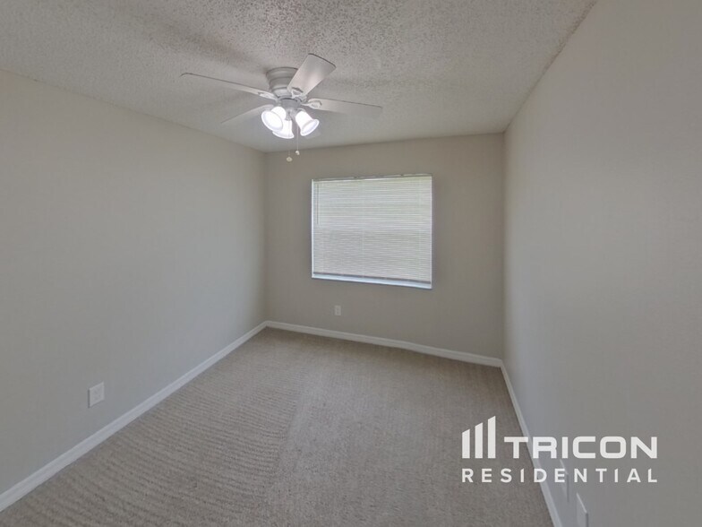 Building Photo - 1624 Crossridge Dr