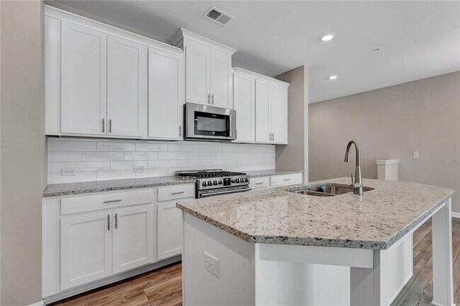 Building Photo - 1376 Elderwood Way