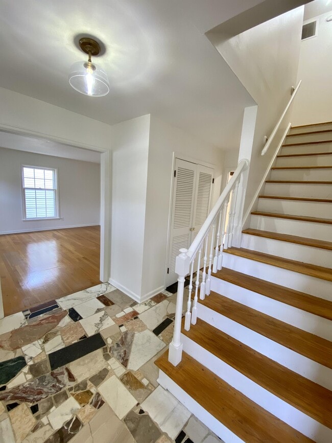 Building Photo - 9136 Switzer St