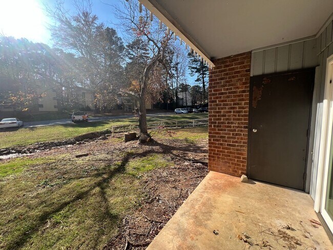 Building Photo - Newly Remodeled 2BD, 1.5BA Raleigh Condo in a Prime Location Near NC State University and Downtow...