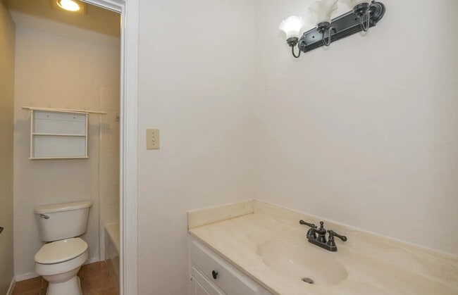 Building Photo - 4800 Gretna Green Ln