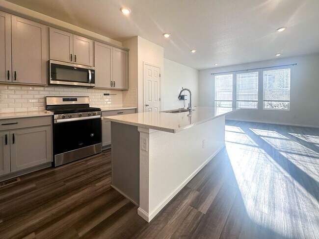 Building Photo - 17430 Pacific Peak Cir