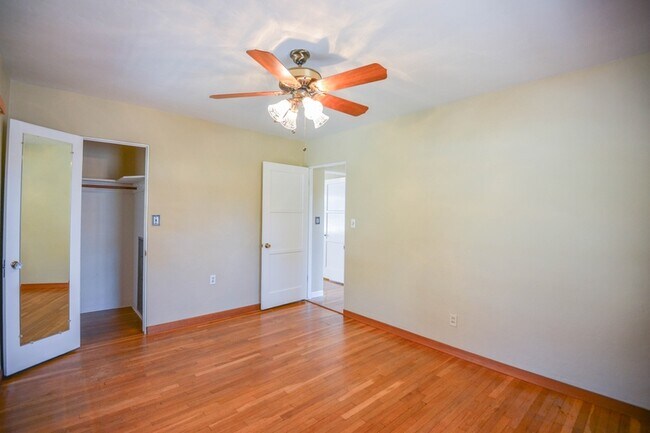 Building Photo - 1519 Glenwood Dr