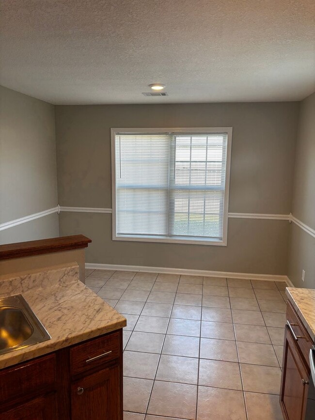 Building Photo - 3 Bedroom/ 2Bath located in Nettleton School District