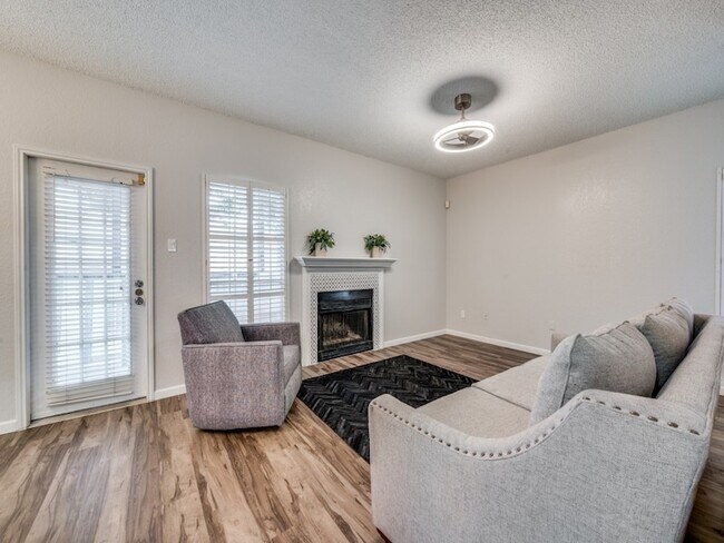 Building Photo - 1603 Marsh Ln
