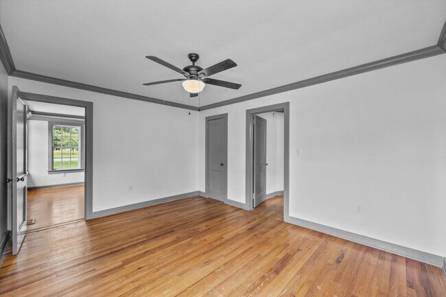 Building Photo - New Hope - fully remodeled gem