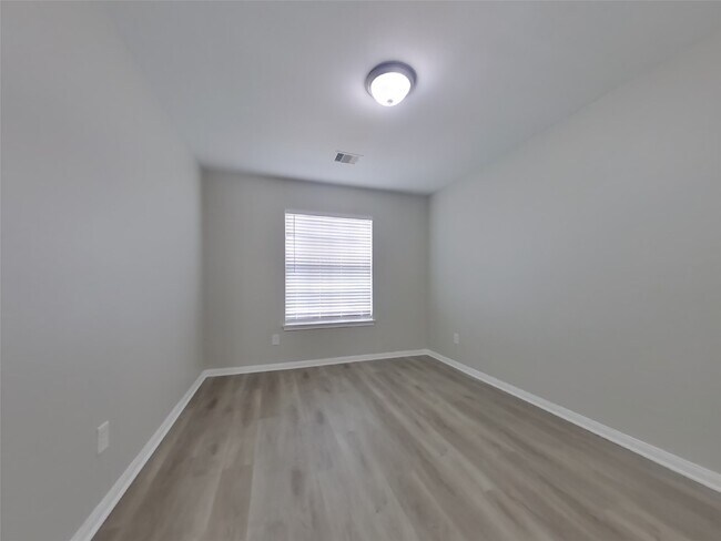 Building Photo - 21407 Jamals Way