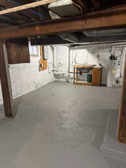 Building Photo - 594 N 21st St