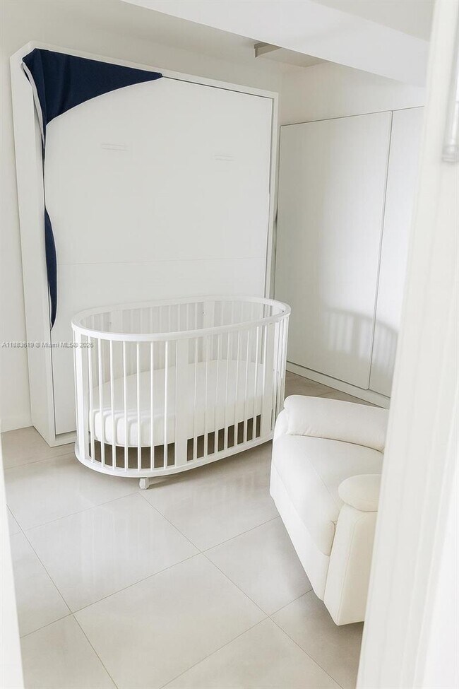 Building Photo - 1780 NE 191st St