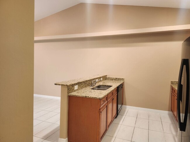 Building Photo - 606-608 Nicholas Pkwy W