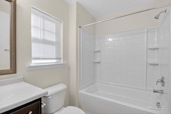 Building Photo - 98 Crystal Lake Dr