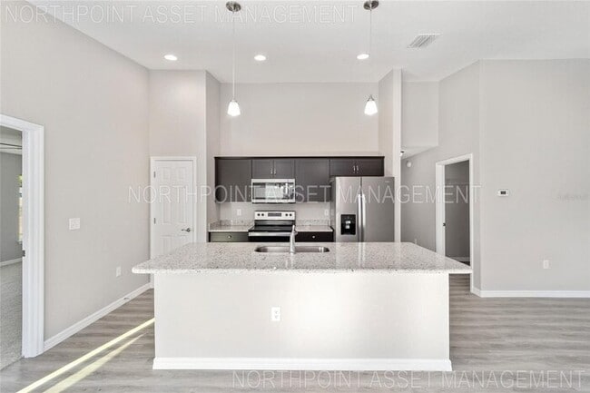 Building Photo - Stylish 3BR/2BA Home with Open Layout & Hi...