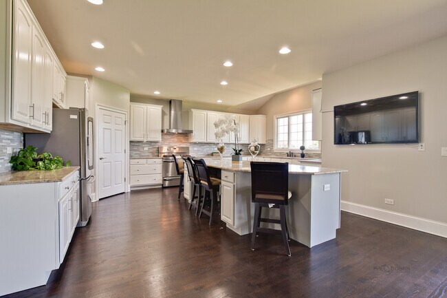 Building Photo - 8 Turnbury Ct