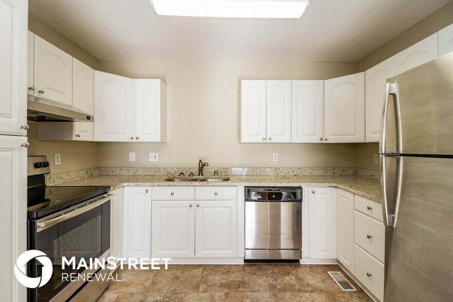Building Photo - 7913 Kenhurst Dr