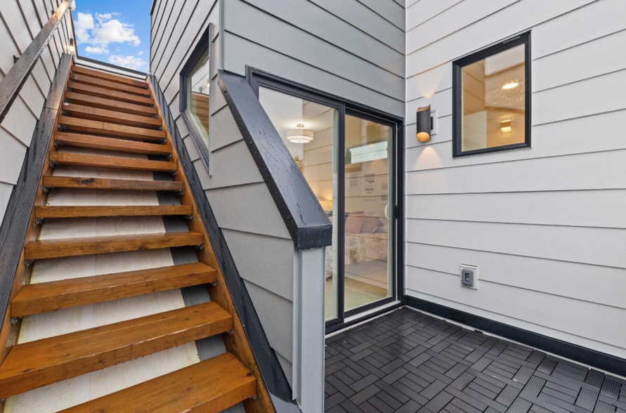 Building Photo - 2315 S Judkins St