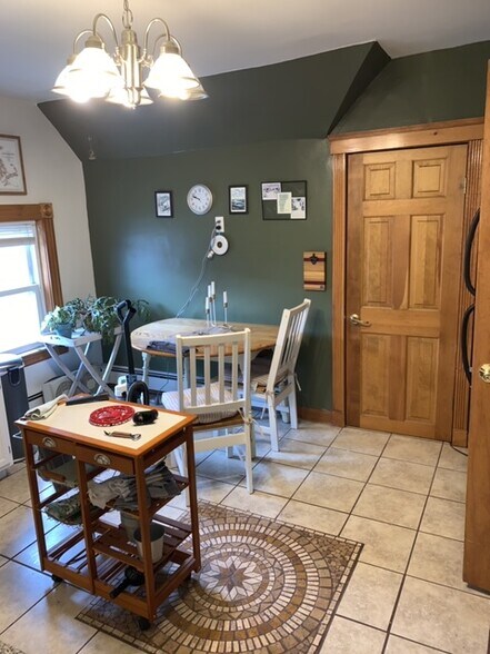 Building Photo - 37 Farquhar St