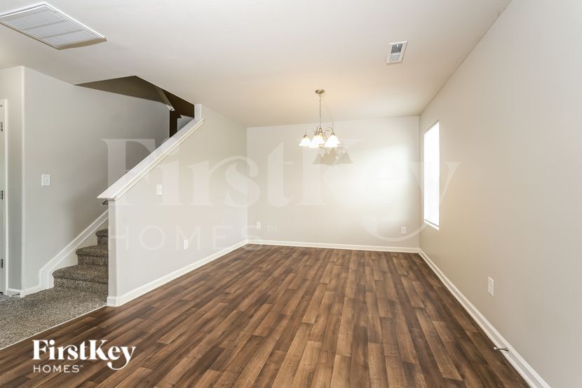 Building Photo - 108 Bedrock Ct