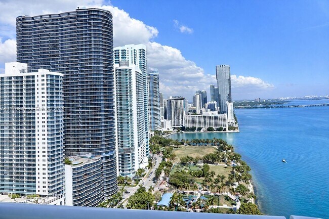 Building Photo - 1717 N Bayshore Dr