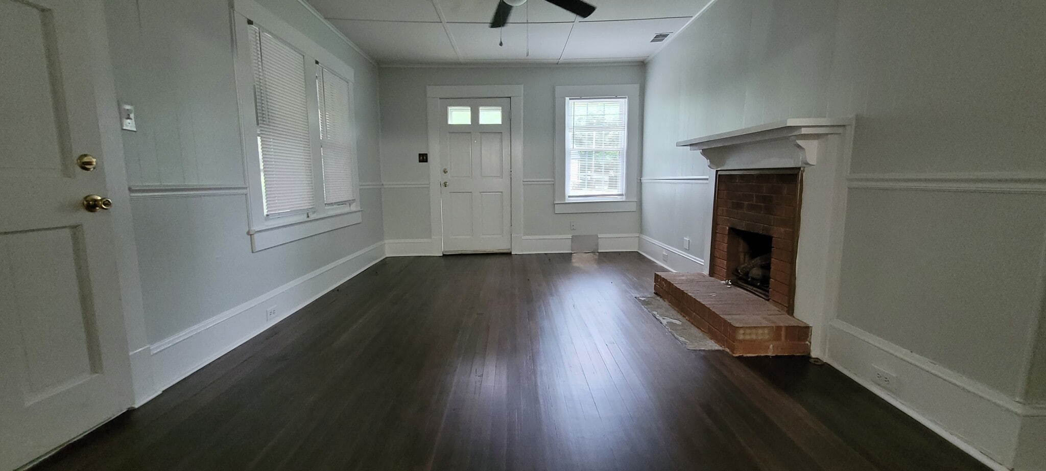 Building Photo - 923 Rosewood Pl