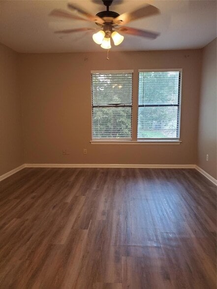 Building Photo - 9008 Sanger Dr