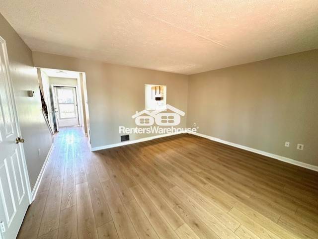 Building Photo - 661 Realm Ct W